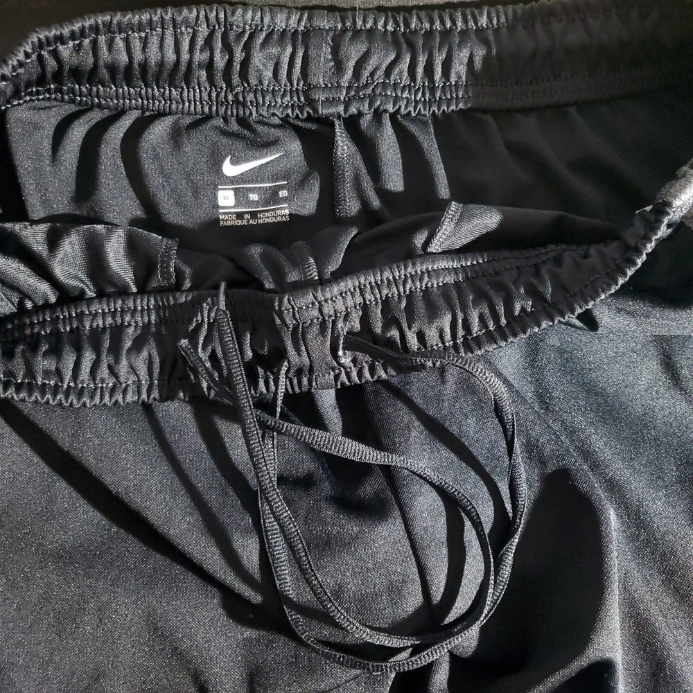 Nike Track Pants Mens XL Black Gray Athletic Joggers Made in Honduras Casual Fit